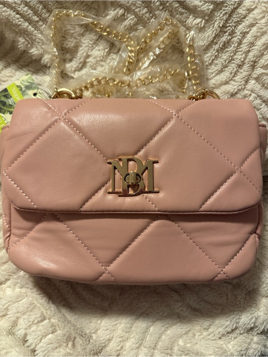 Badgley Mischka Handbags - Badgley Mischka NWT -Blush Pink
Quilted Gold Chain Purse